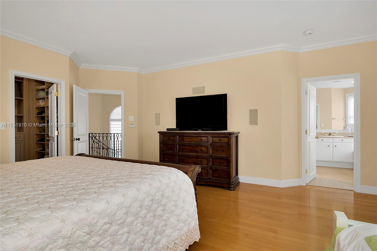 THE COURTYARDS AT THE POI - Residential