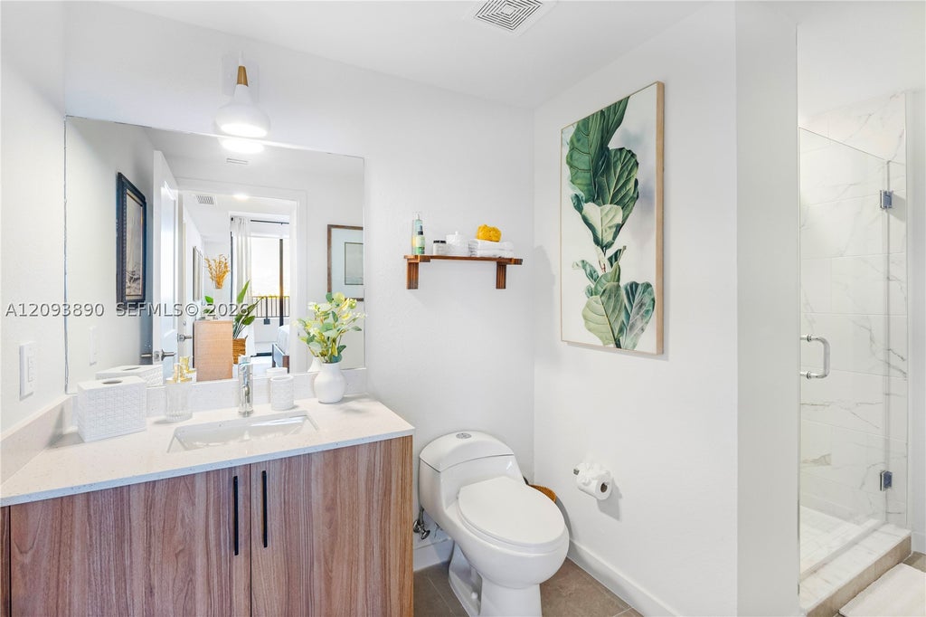 Photo of 208 N Federal Hwy #307, Pompano Beach, FL 33062 (MLS # A12093890)