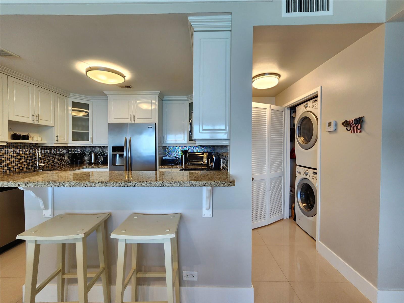 ALEXANDER TOWERS CONDO - Residential Lease