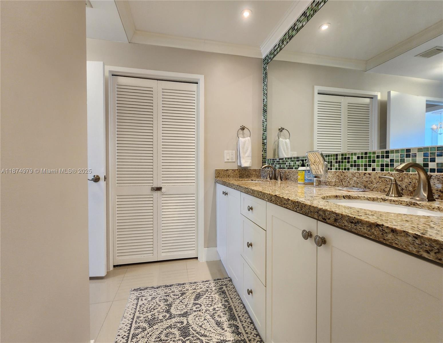 ALEXANDER TOWERS CONDO - Residential Lease