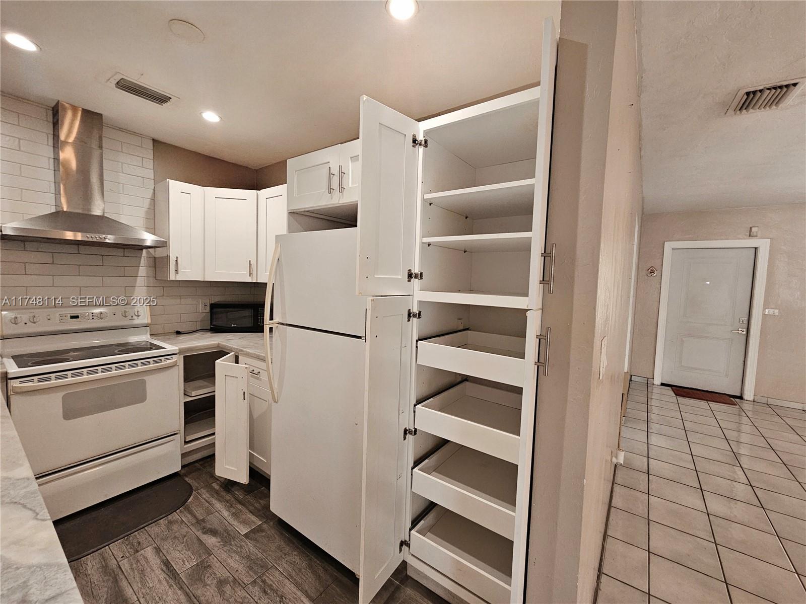 THE PINES - Residential