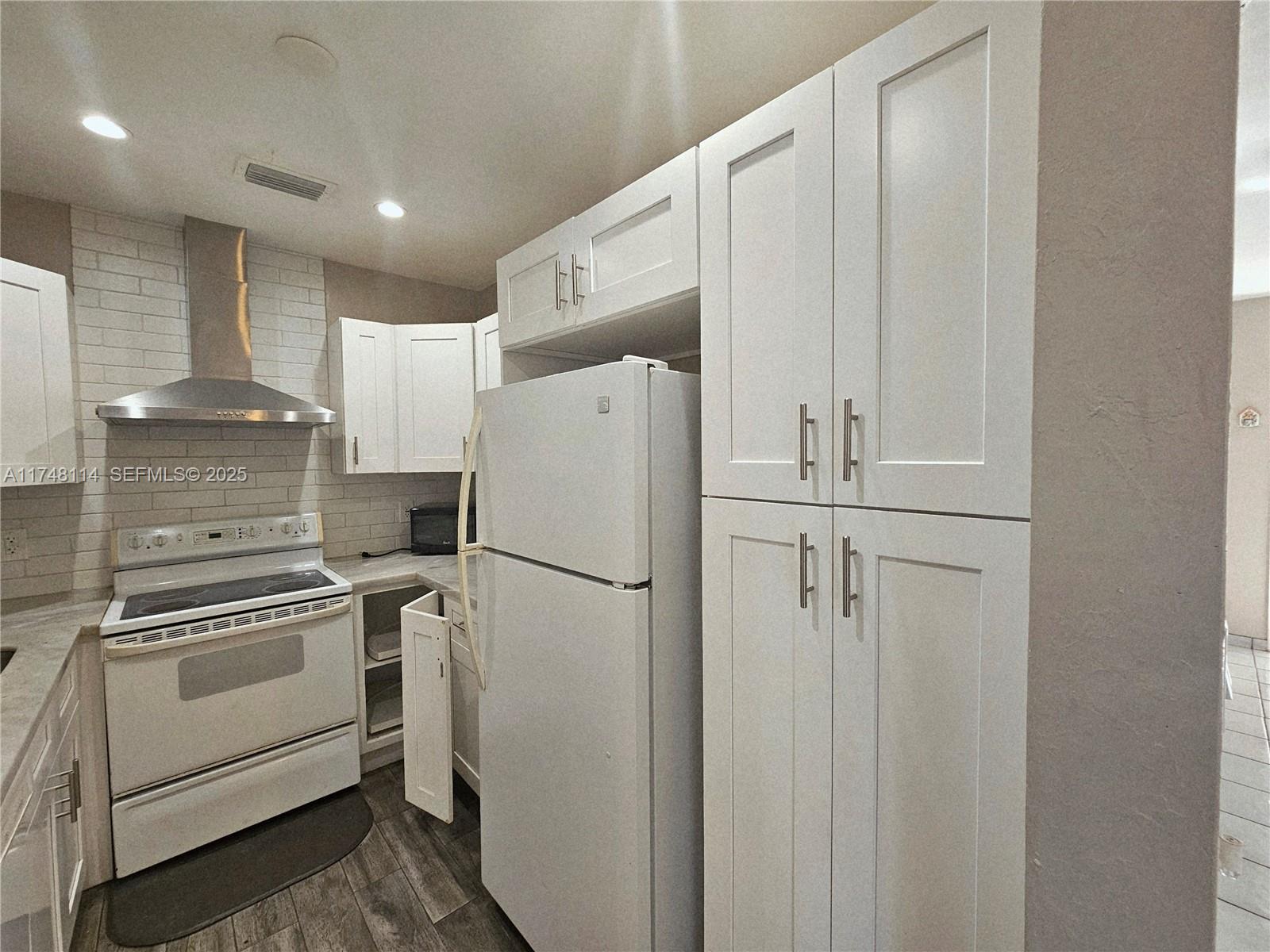 THE PINES - Residential