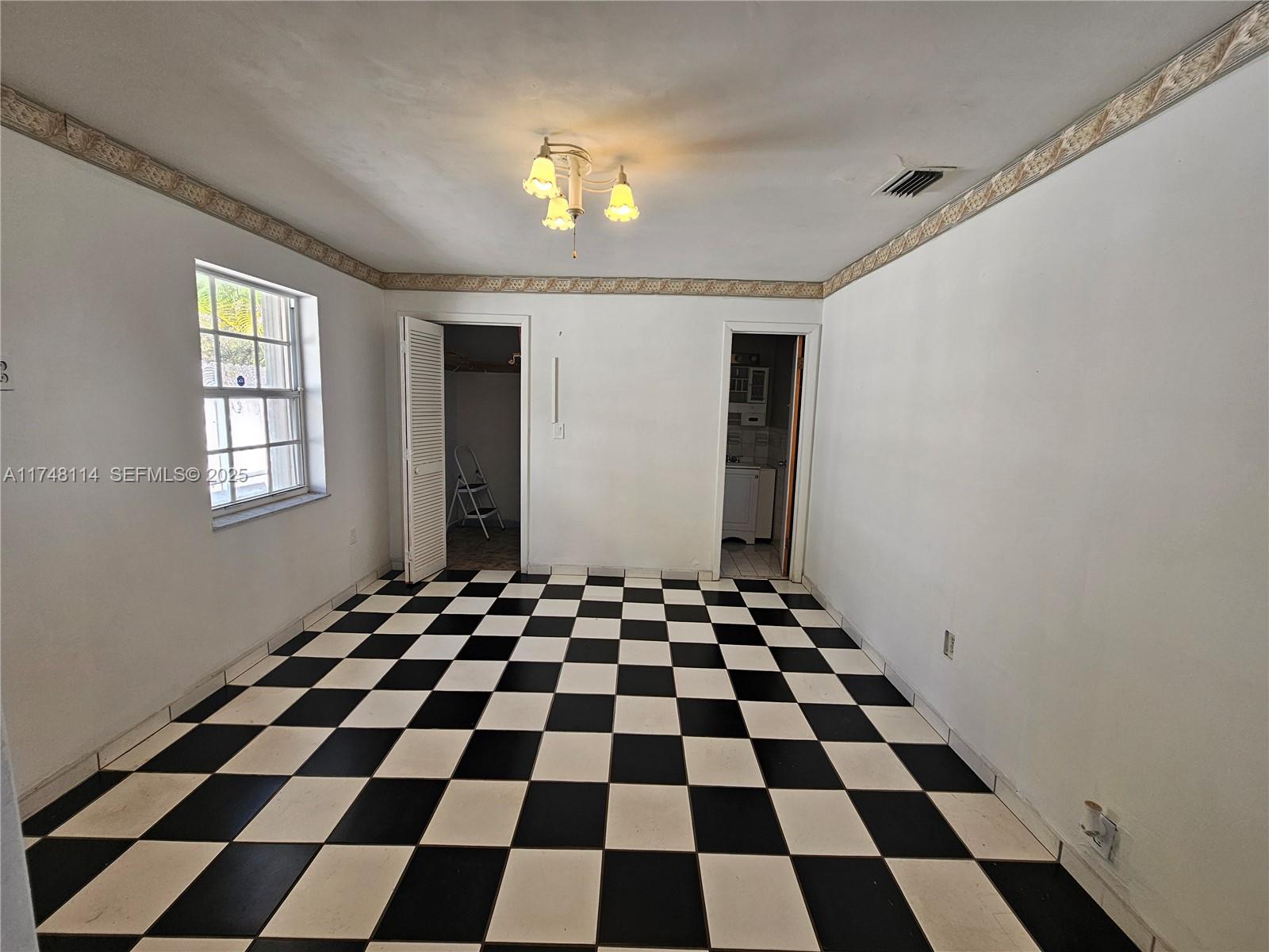 THE PINES - Residential