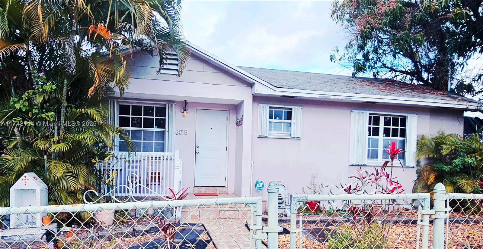 3015 Sw 24th Ter, Miami, Broward County, Florida - 3 Bedrooms  
2 Bathrooms - 