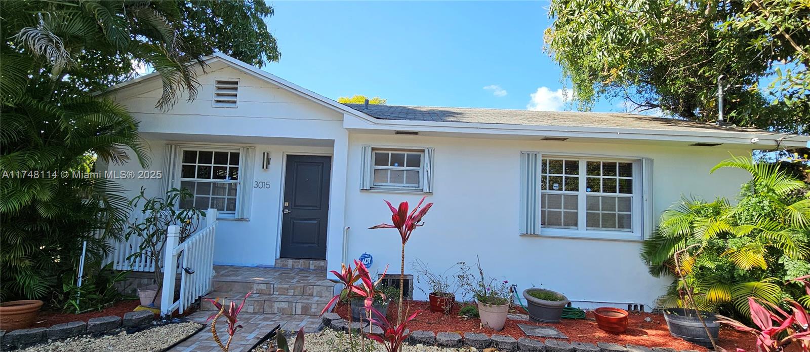 3015 Sw 24th Ter, Miami, Broward County, Florida - 3 Bedrooms  
2 Bathrooms - 