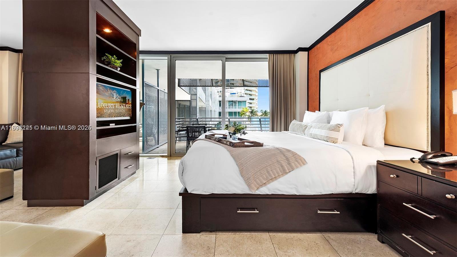 DE SOLEIL S BCH RESIDENTI - Residential