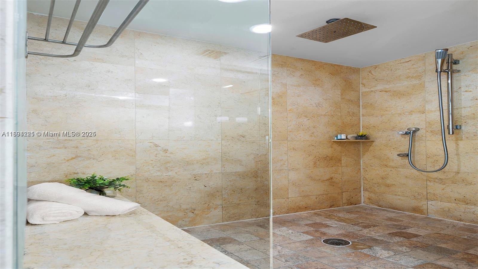 DE SOLEIL S BCH RESIDENTI - Residential