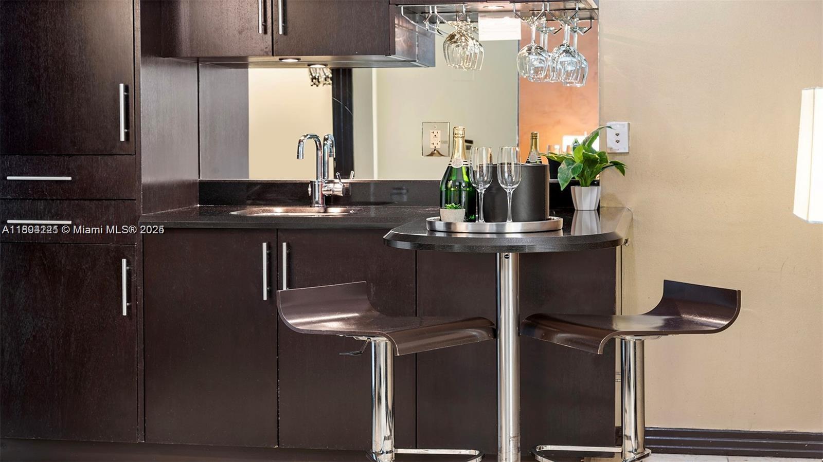DE SOLEIL S BCH RESIDENTI - Residential