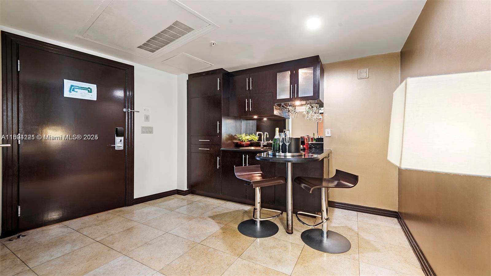 DE SOLEIL S BCH RESIDENTI - Residential