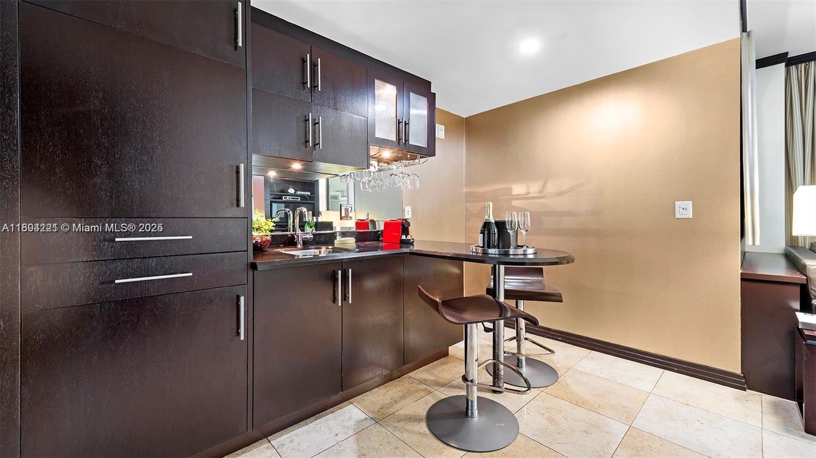 DE SOLEIL S BCH RESIDENTI - Residential
