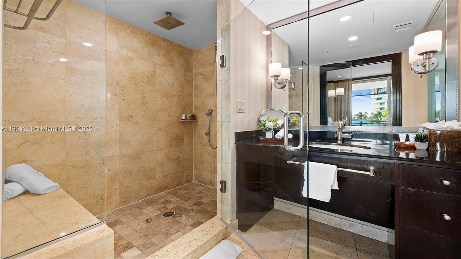DE SOLEIL S BCH RESIDENTI - Residential