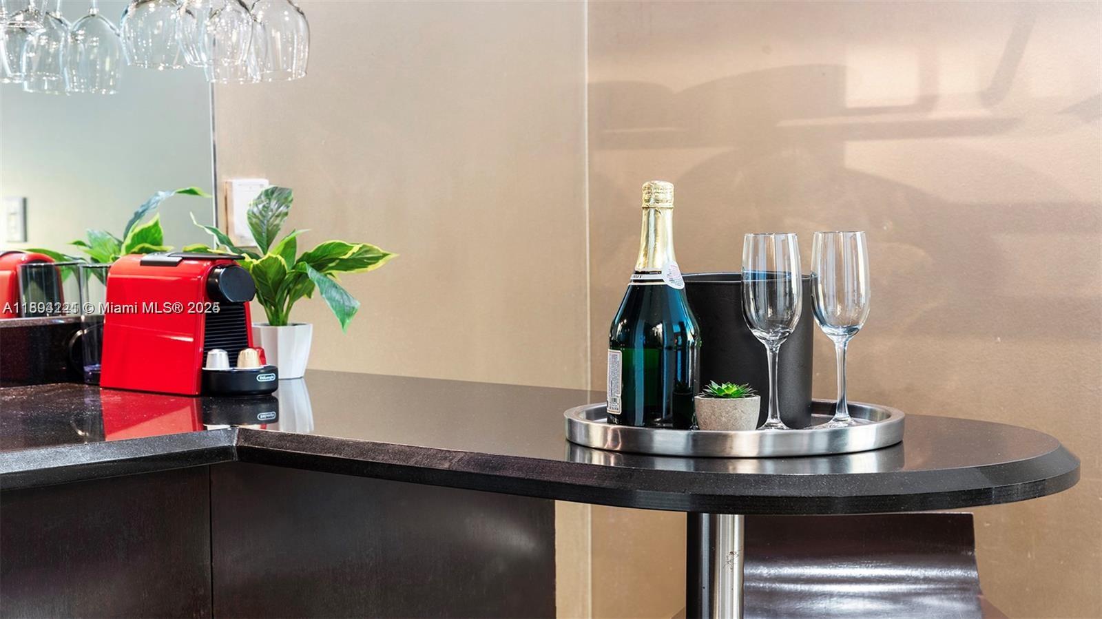 DE SOLEIL S BCH RESIDENTI - Residential
