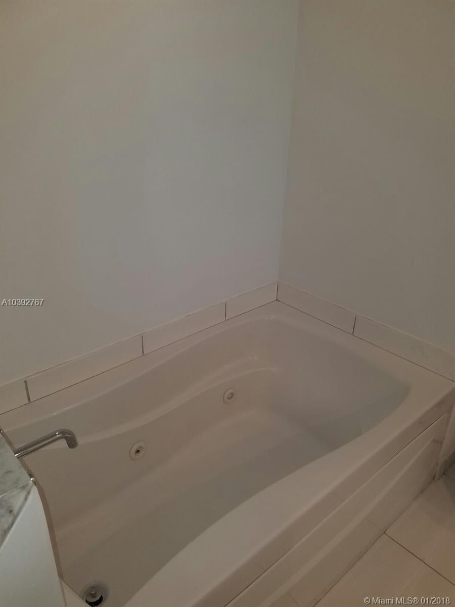 500 BRICKELL WEST CONDO - Residential Lease