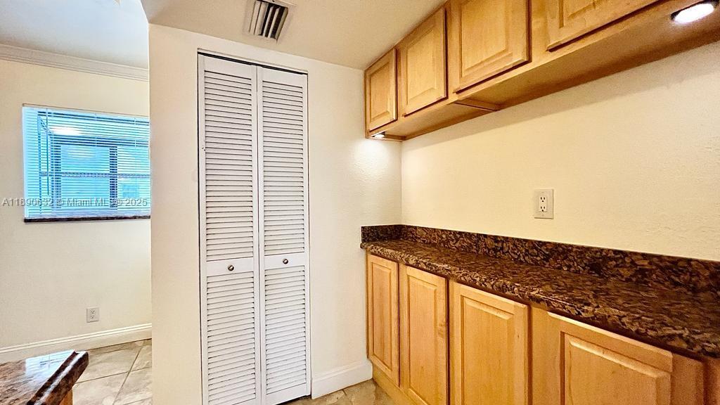 GARDENS NORTH SIX CONDO - Residential Lease