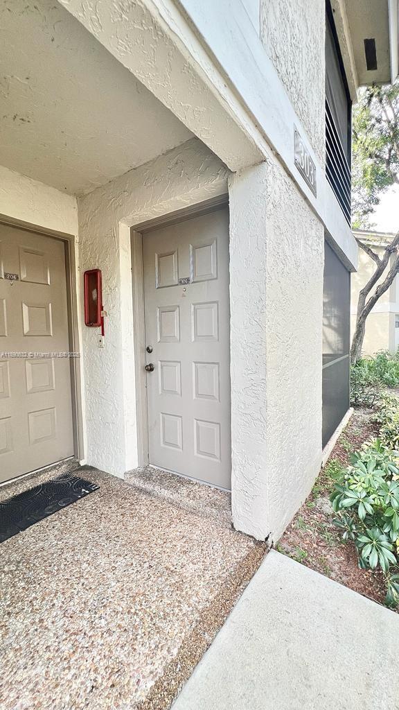 GARDENS NORTH SIX CONDO - Residential Lease