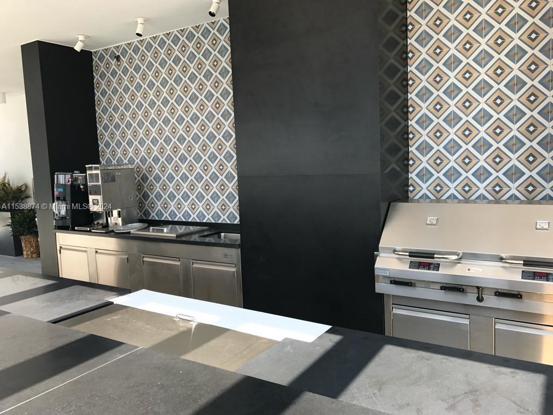 1010 BRICKELL CONDO - Residential Lease