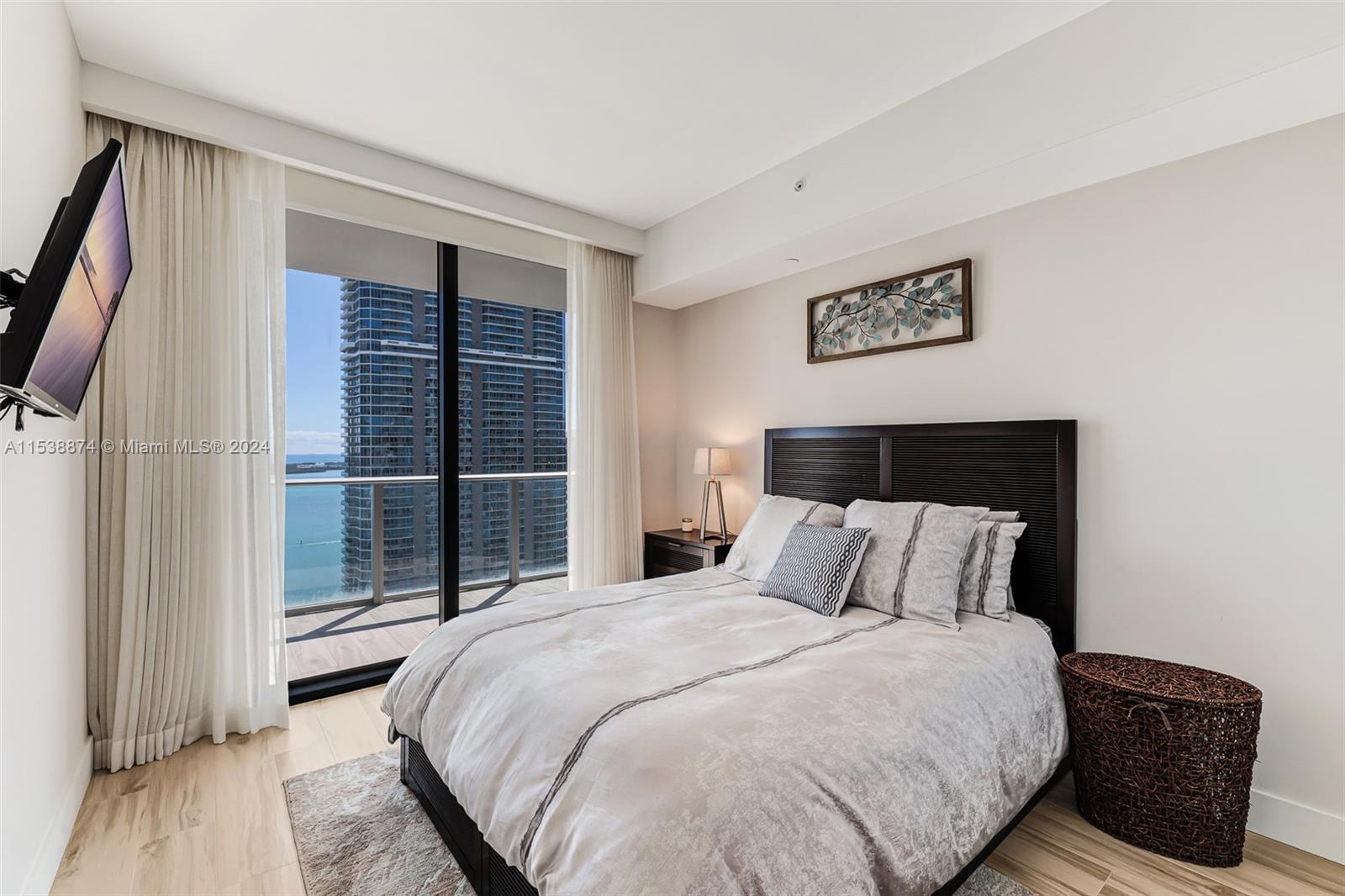 1010 BRICKELL CONDO - Residential Lease