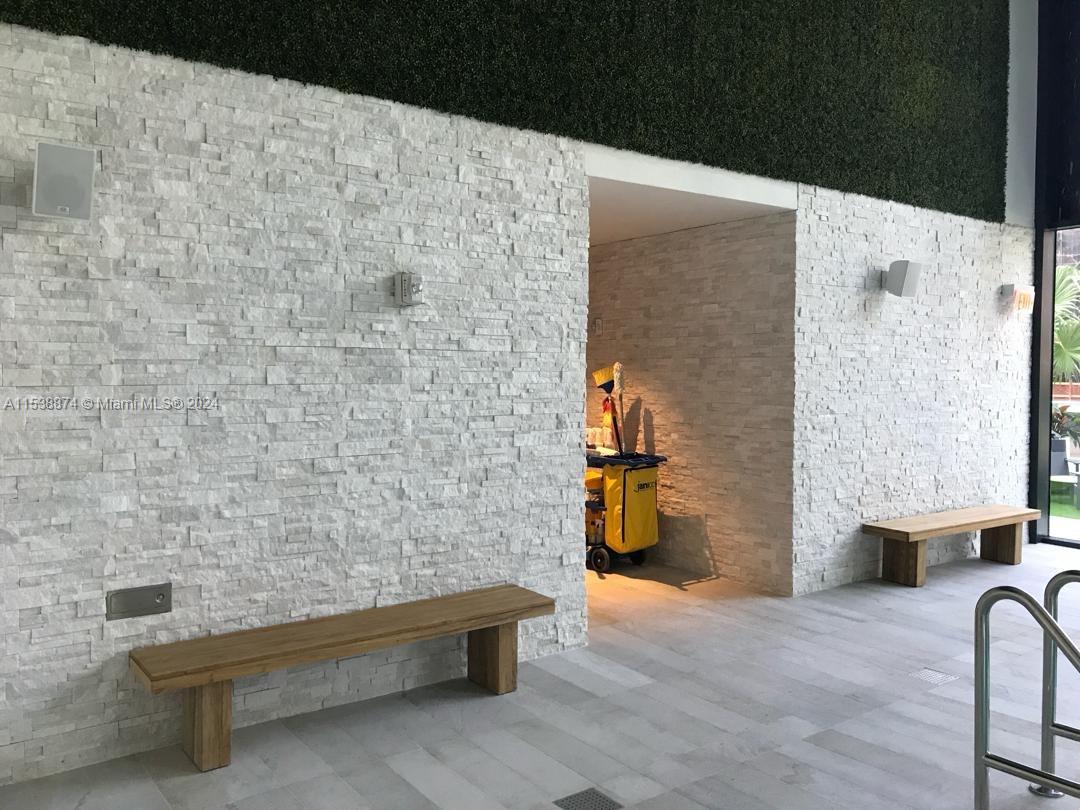 1010 BRICKELL CONDO - Residential Lease