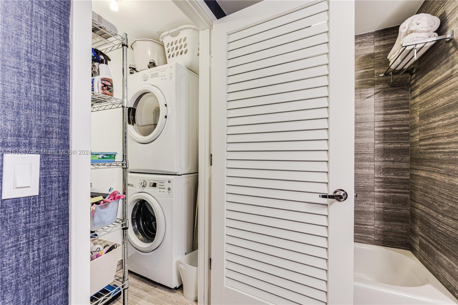 1010 BRICKELL CONDO - Residential Lease