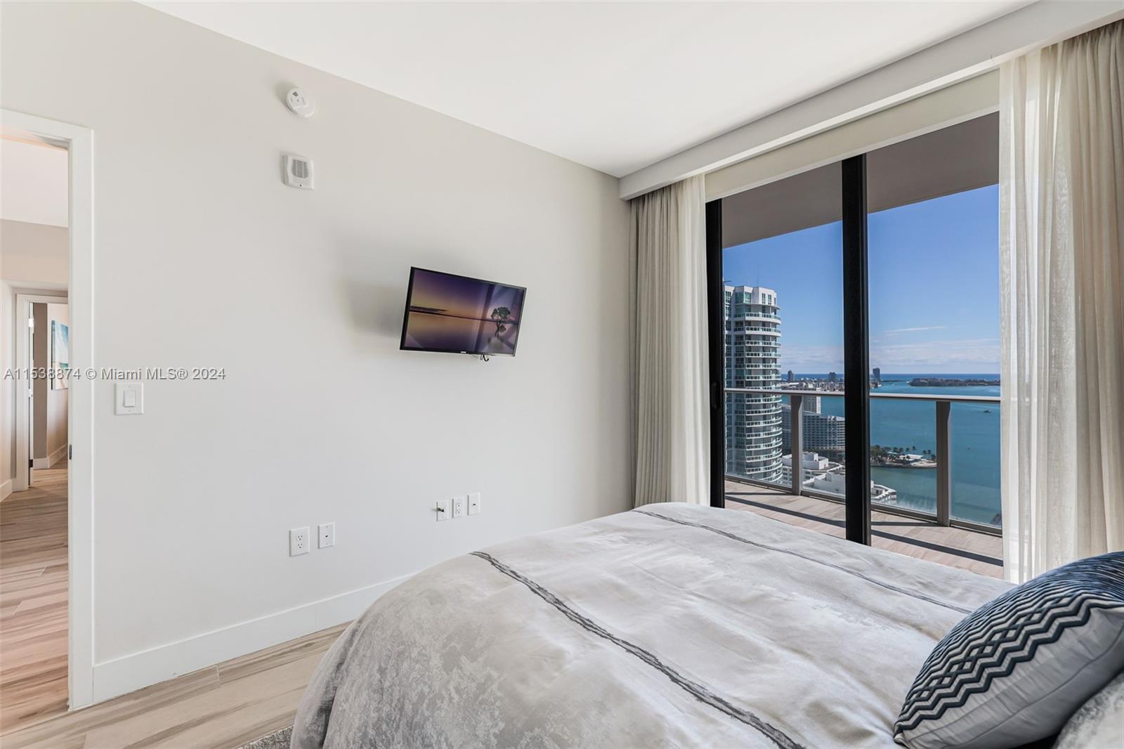 1010 BRICKELL CONDO - Residential Lease