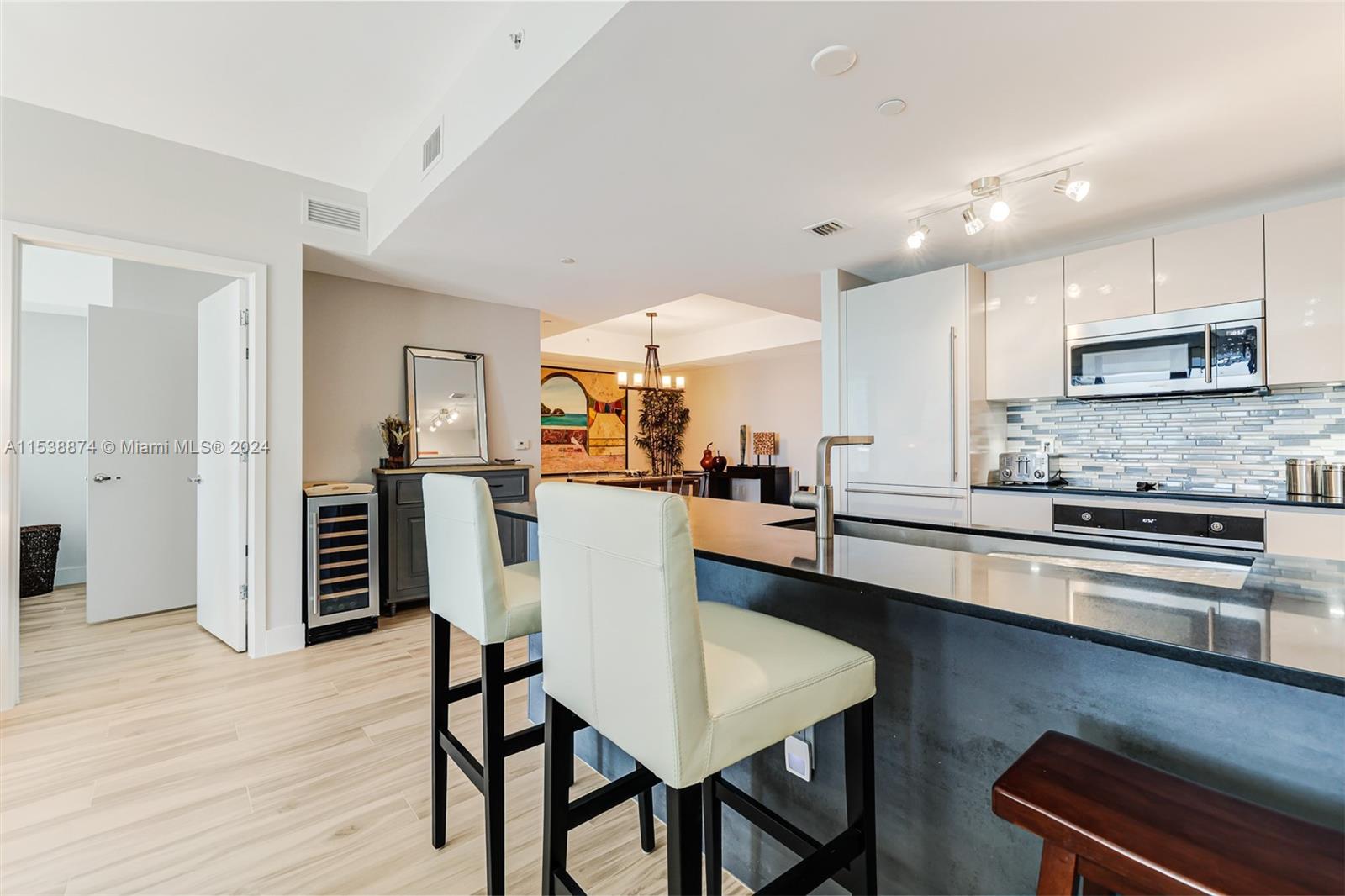 1010 BRICKELL CONDO - Residential Lease