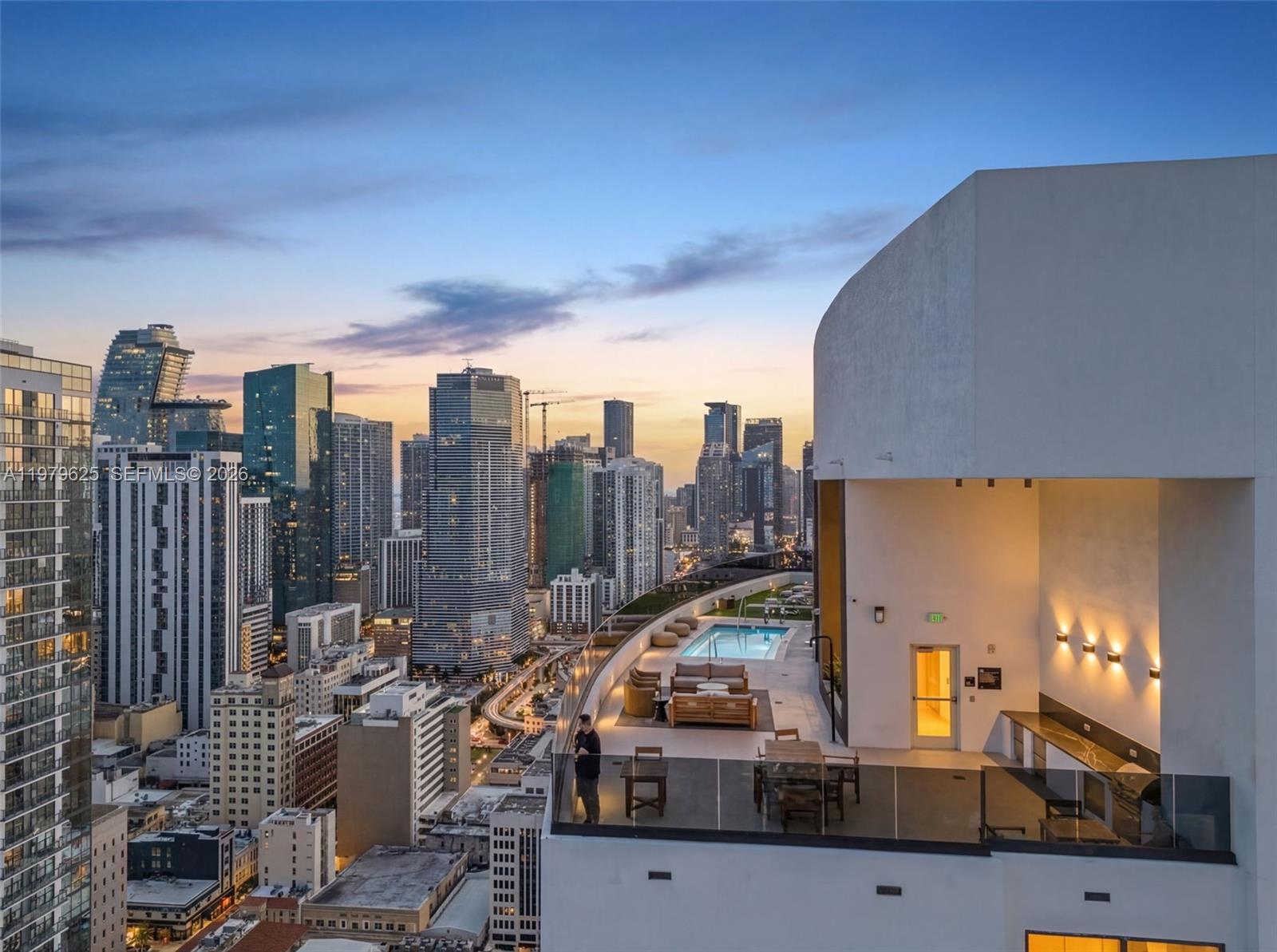 225 N Miami Ave 3201