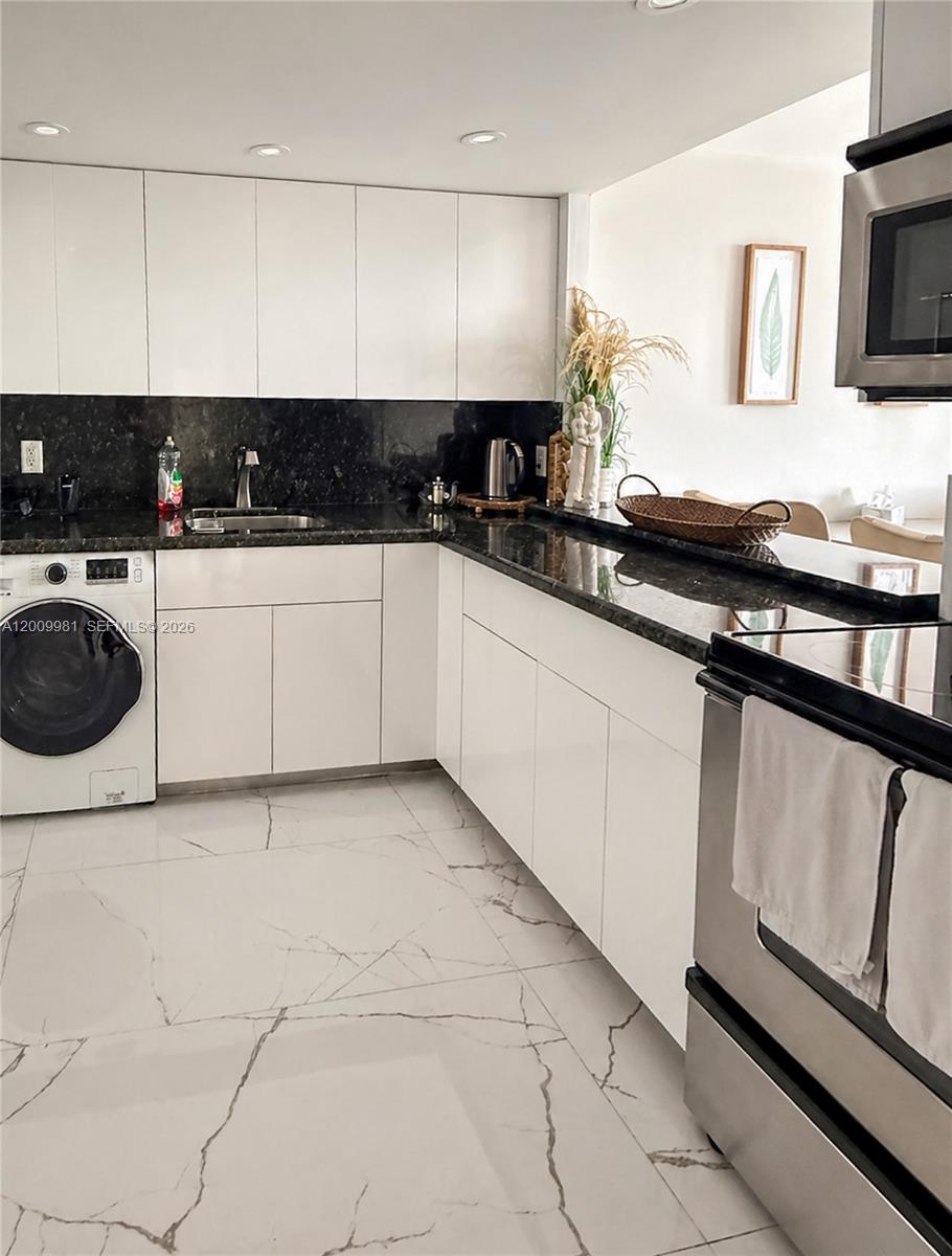 1351 NE Miami Gardens Dr 712E