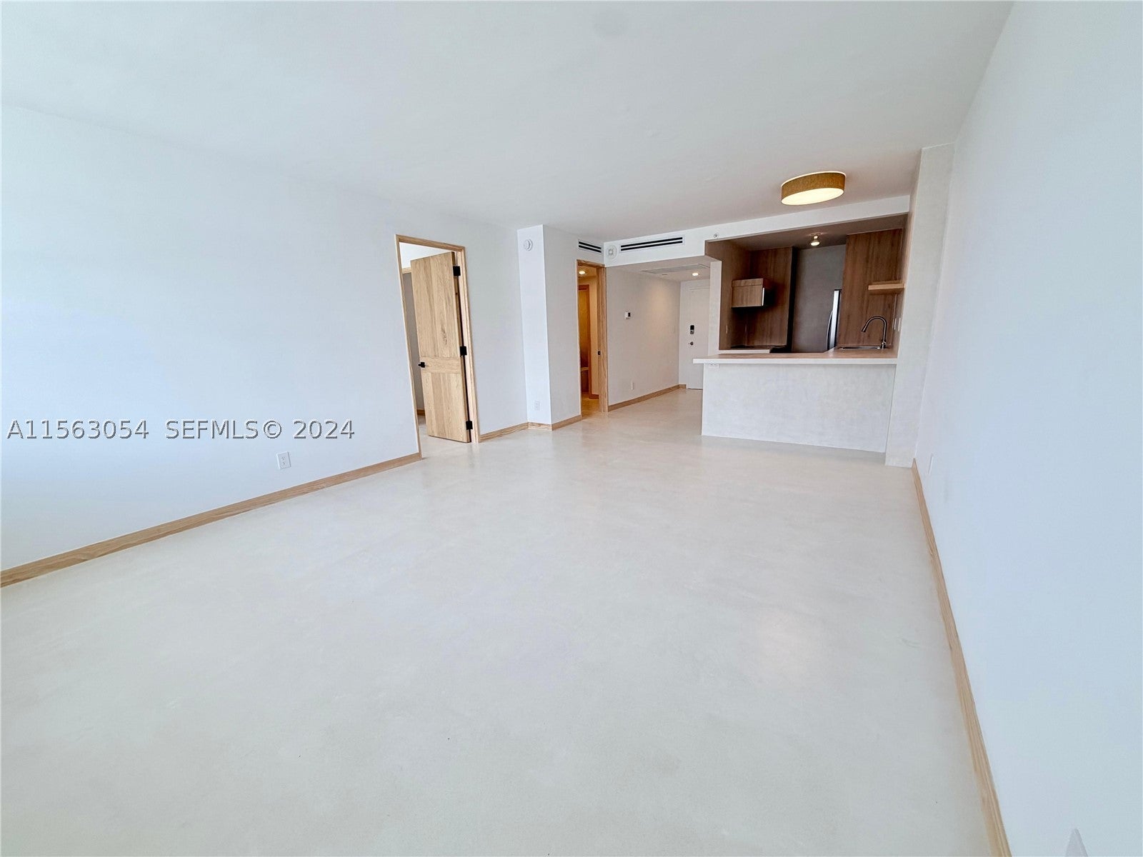 100 Lincoln Rd 1241
