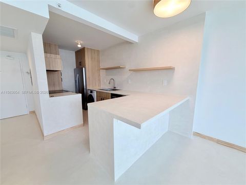 100 Lincoln Rd 1241 Miami Beach FL 33139