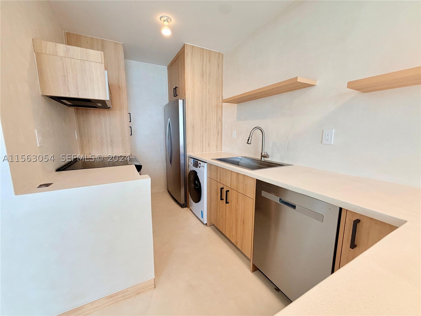 100 Lincoln Rd 1241