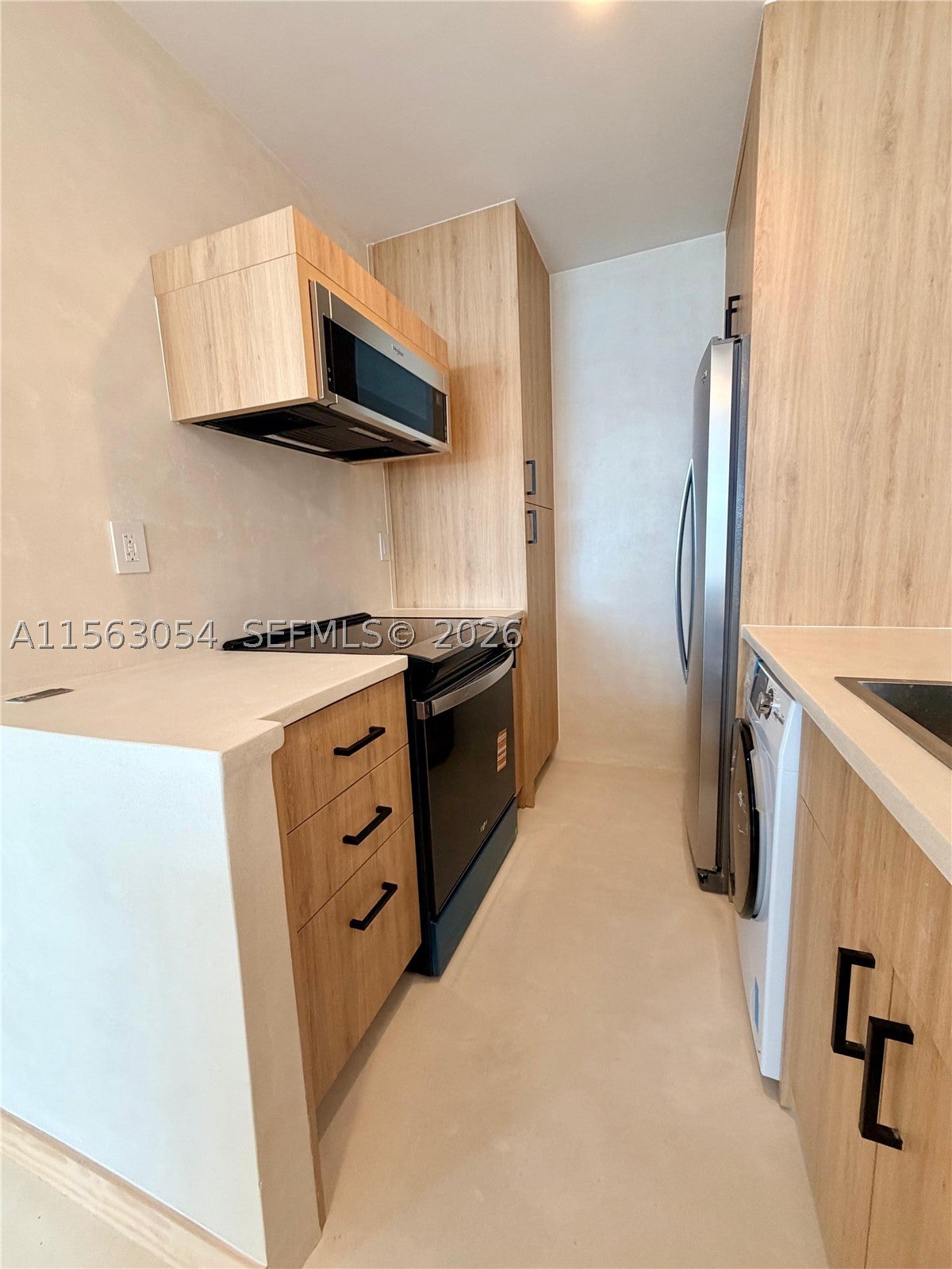 100 Lincoln Rd 1241