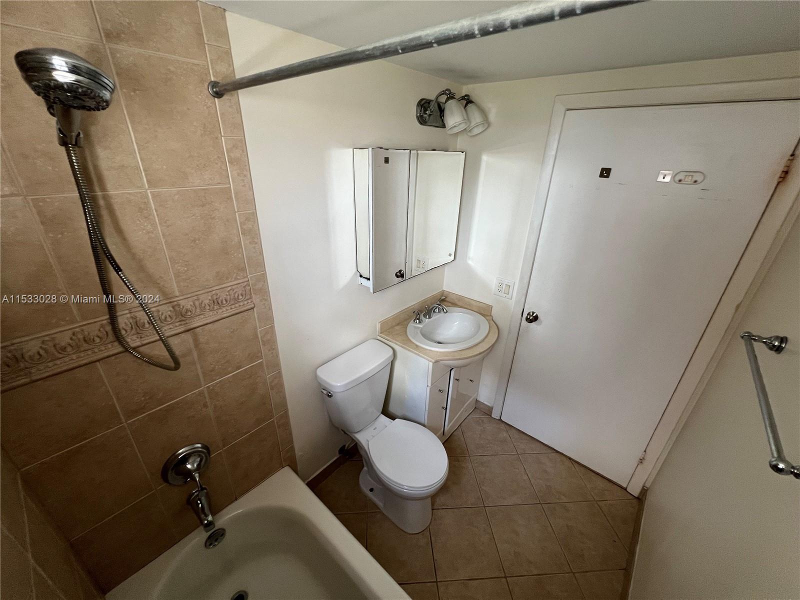 ALAMEDA TOWER CONDO 4 - Residential Lease