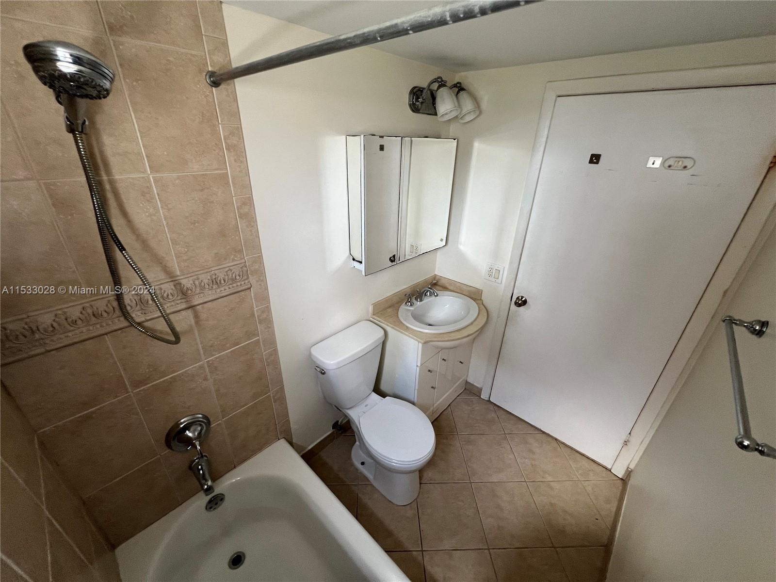 ALAMEDA TOWER CONDO 4 - Residential Lease