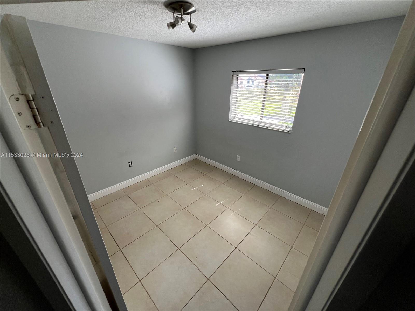 ALAMEDA TOWER CONDO 4 - Residential Lease