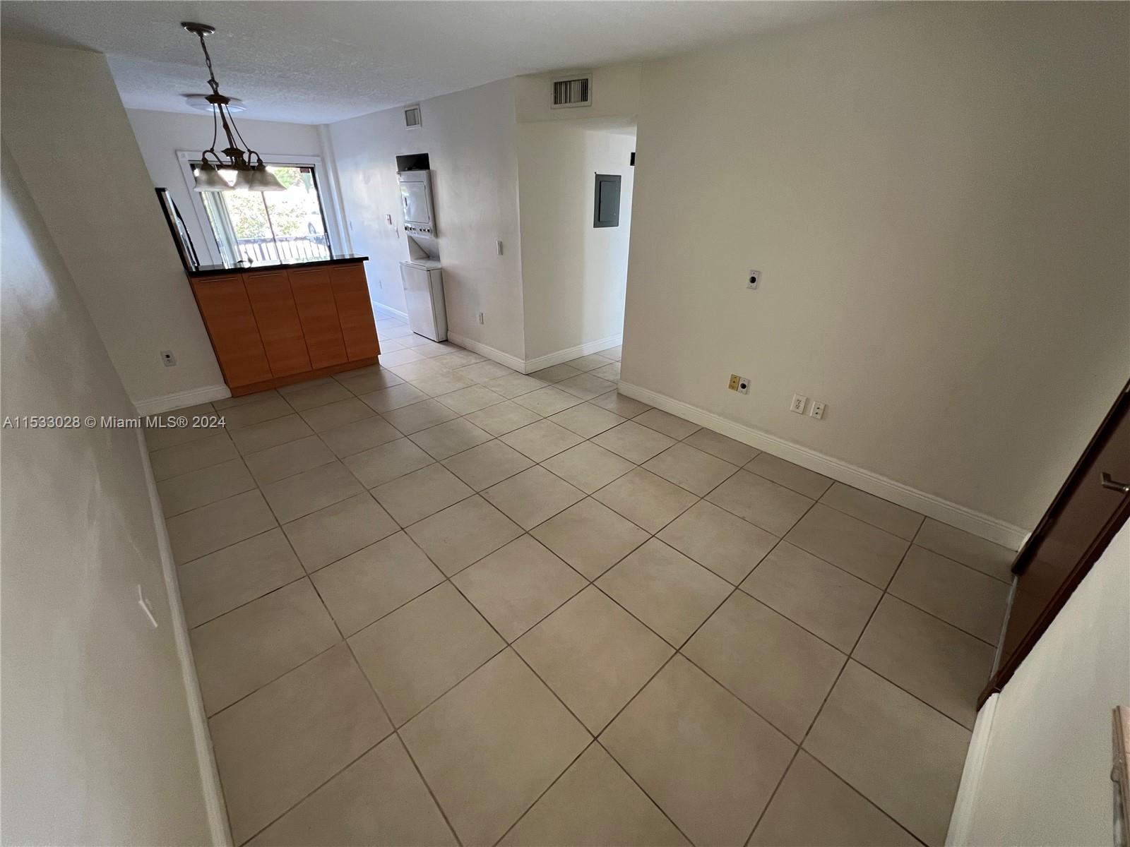 ALAMEDA TOWER CONDO 4 - Residential Lease