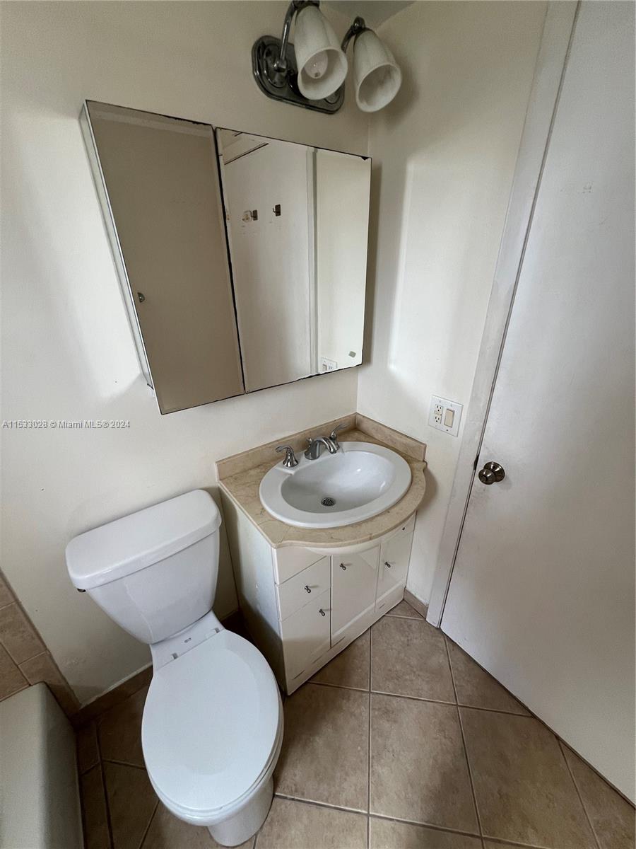 ALAMEDA TOWER CONDO 4 - Residential Lease