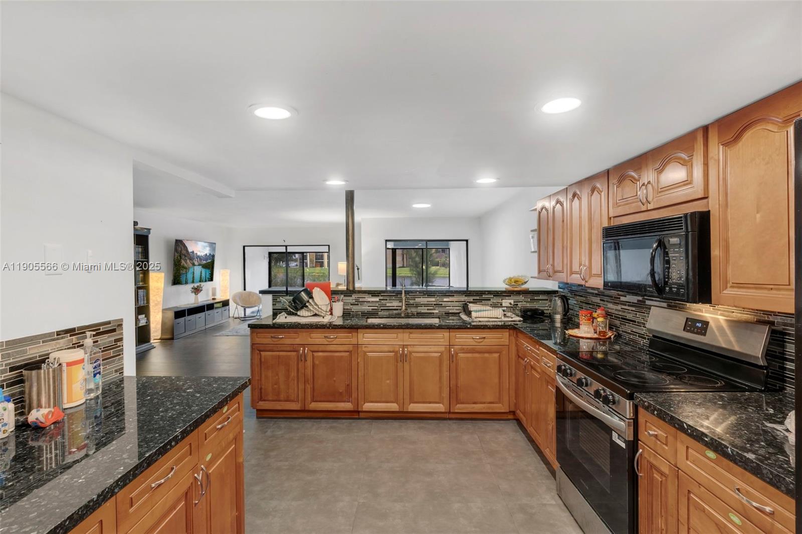 COURTS OF INVERRARY - Residential