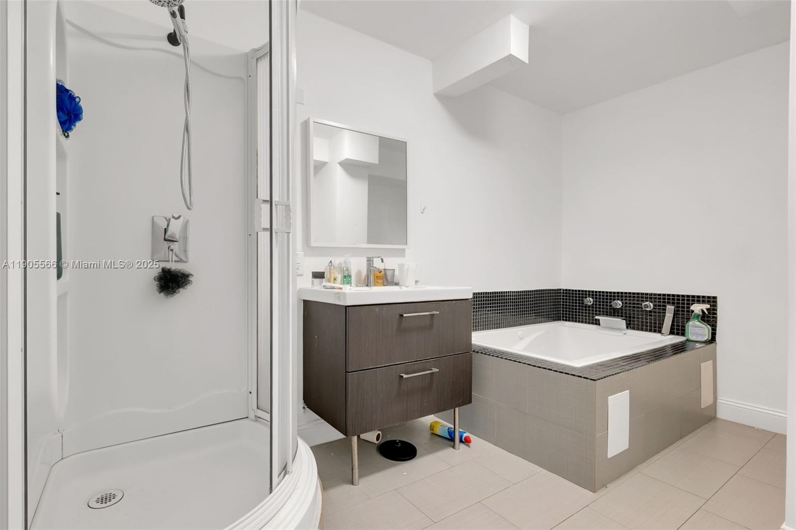 COURTS OF INVERRARY - Residential