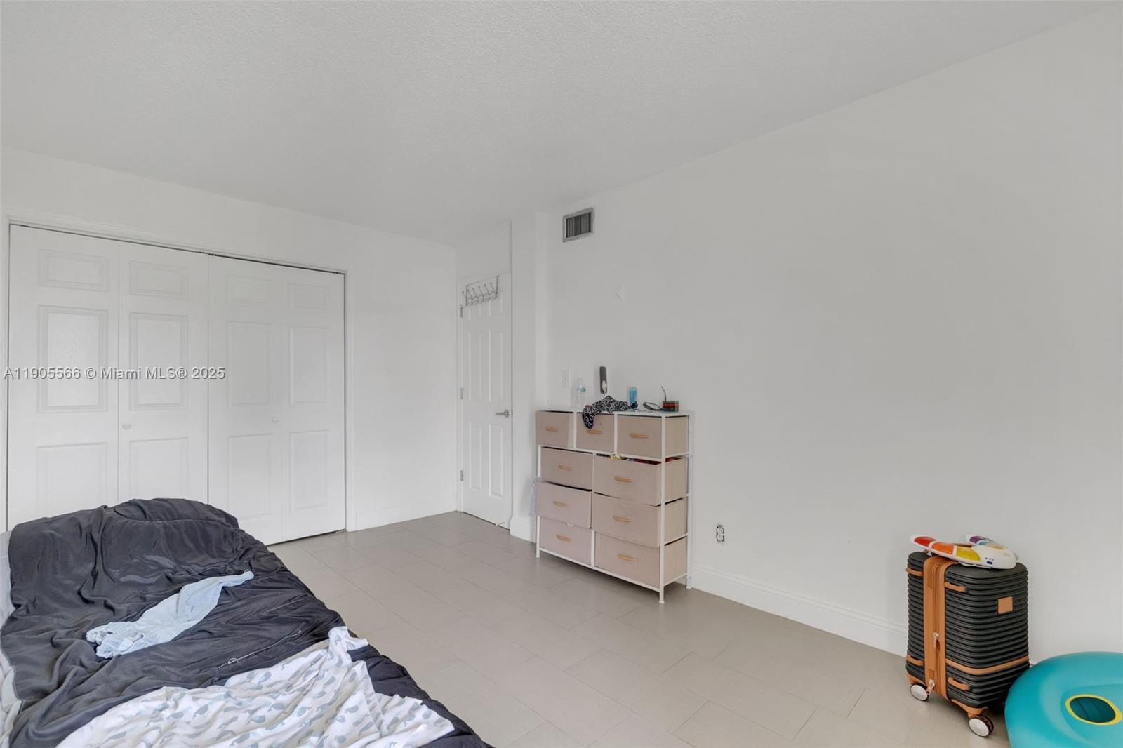 COURTS OF INVERRARY - Residential