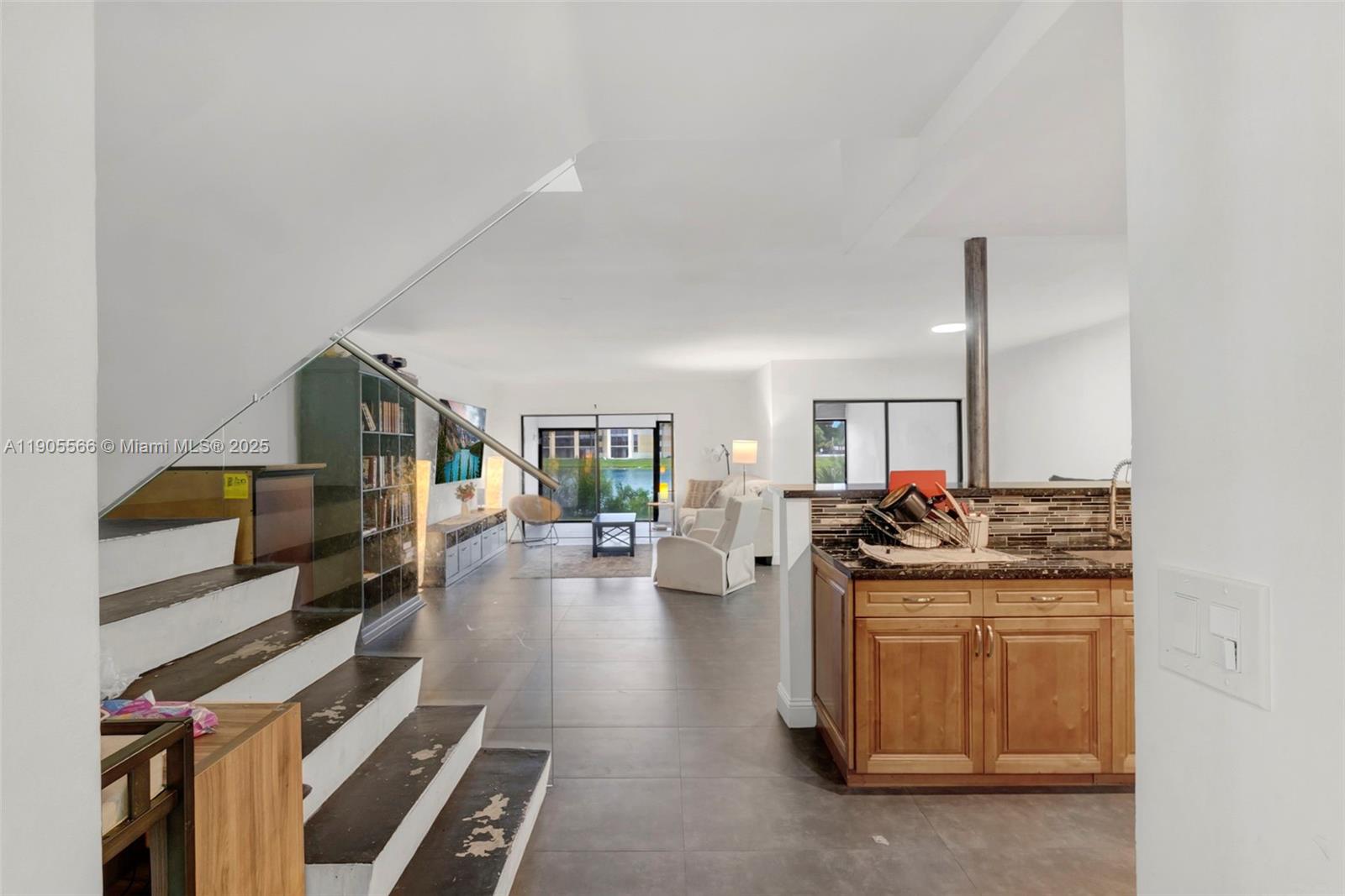 COURTS OF INVERRARY - Residential