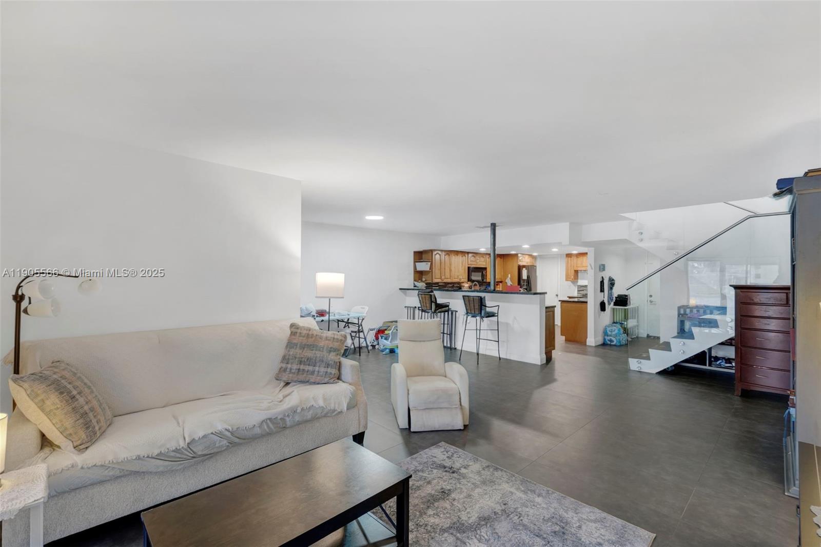 COURTS OF INVERRARY - Residential