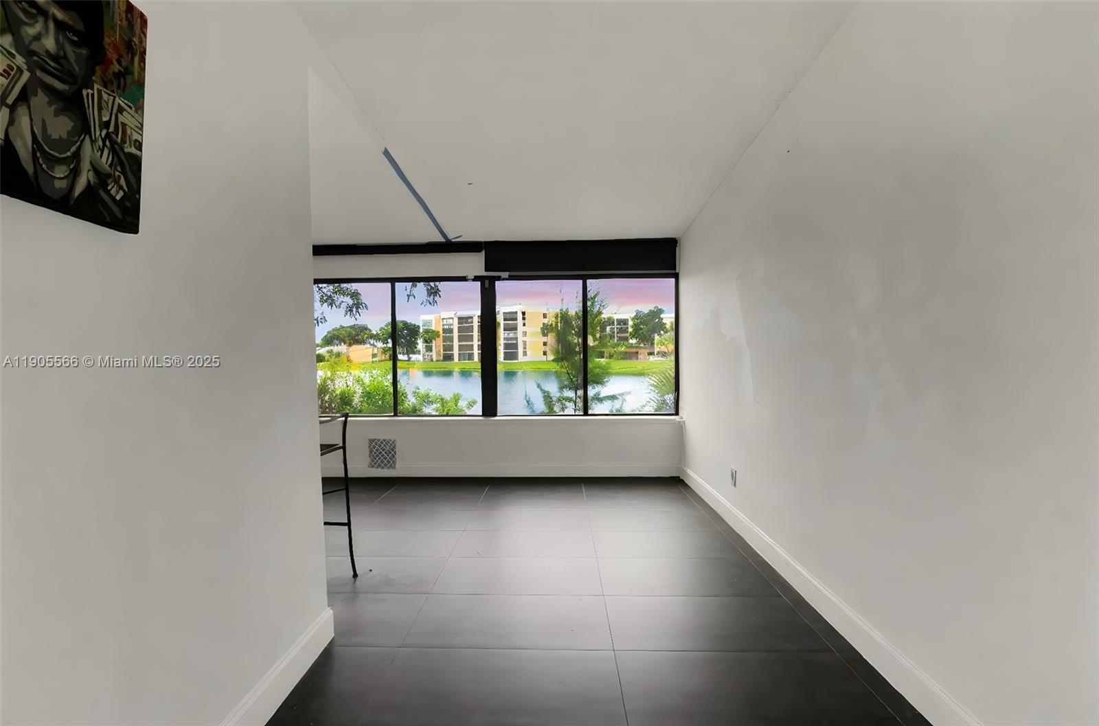 COURTS OF INVERRARY - Residential