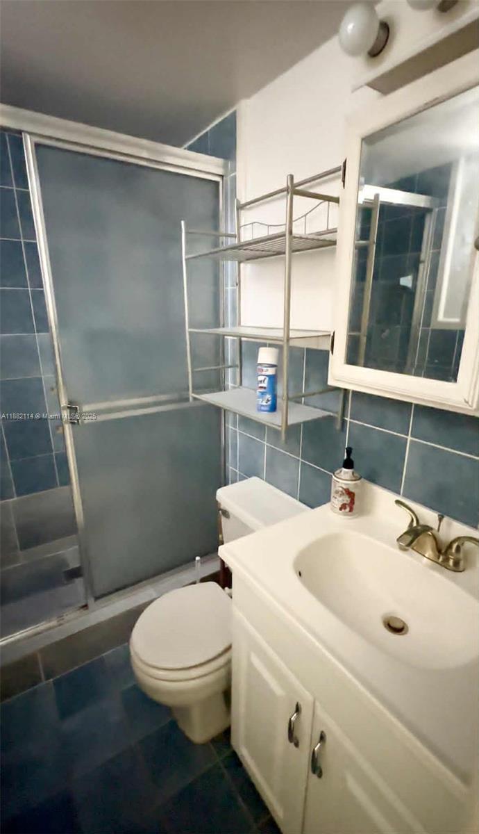 STAR PARADISE CONDO - Residential Lease