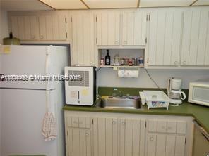 CRESTVIEW TOWERS CONDO - Residential Lease