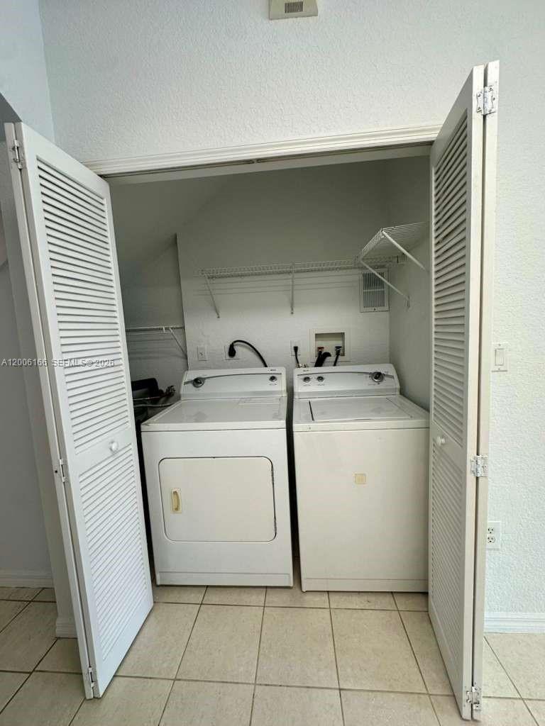 LEEWARD AT ISLANDS AT DOR - Residential Lease