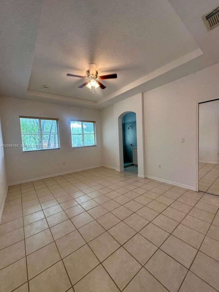 LEEWARD AT ISLANDS AT DOR - Residential Lease