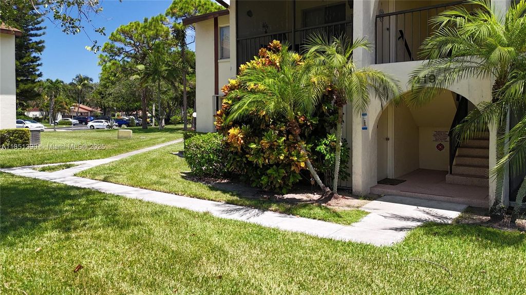 Photo of 4941 Sable Pine Cir #B1, West Palm Beach, FL 33417 (MLS # A11851390)