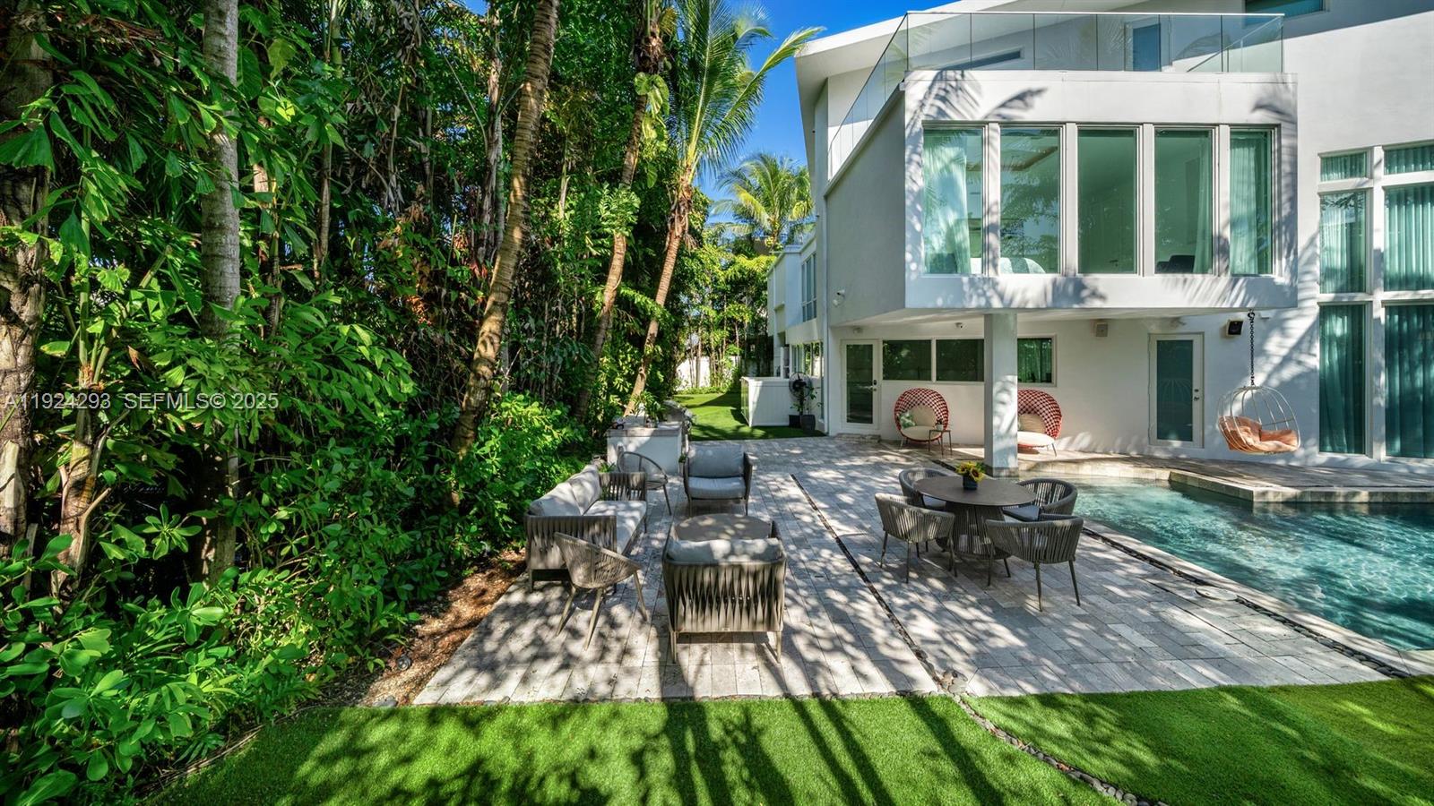 GOLDEN BEACH SEC B - Residential