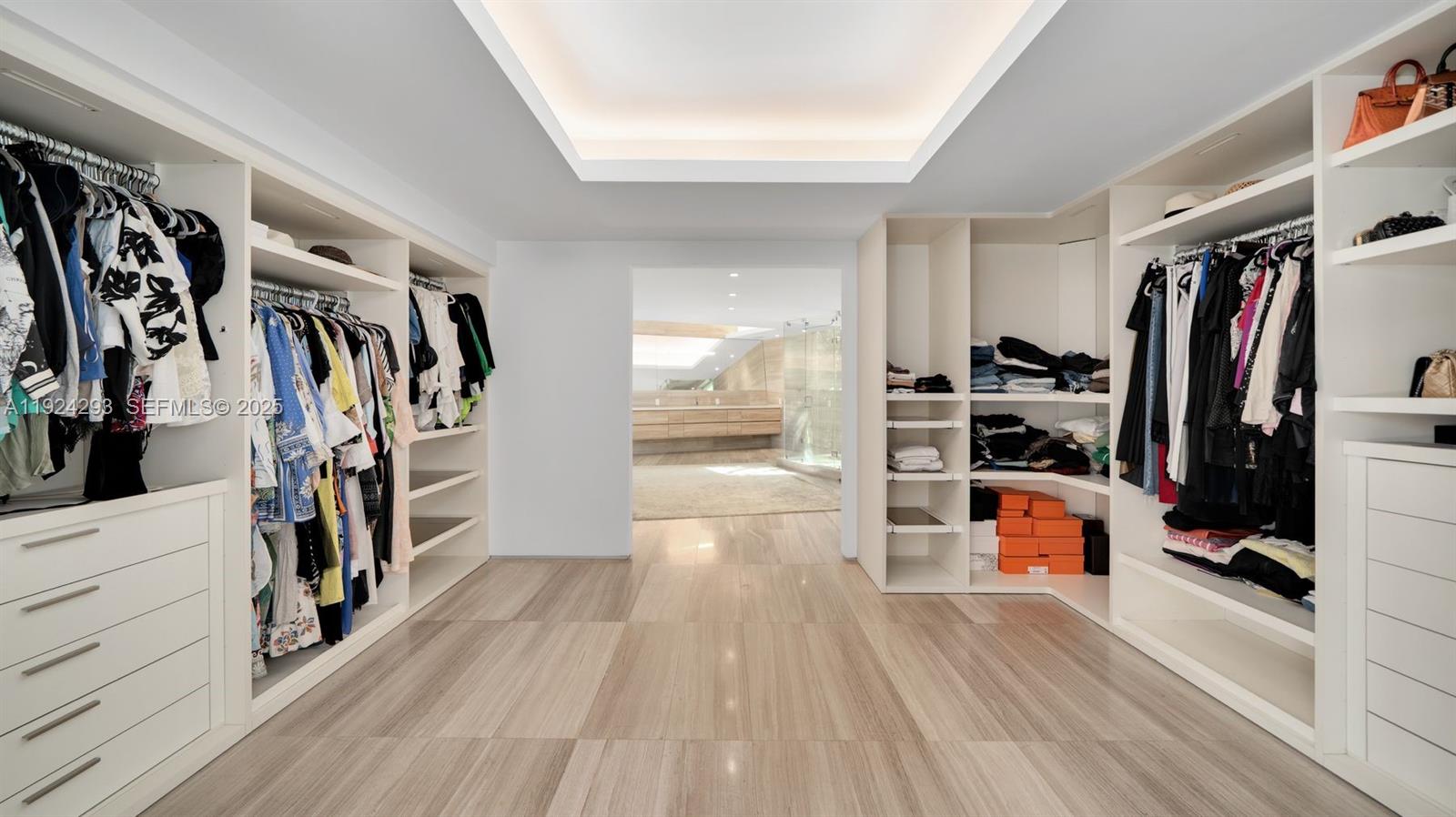 GOLDEN BEACH SEC B - Residential