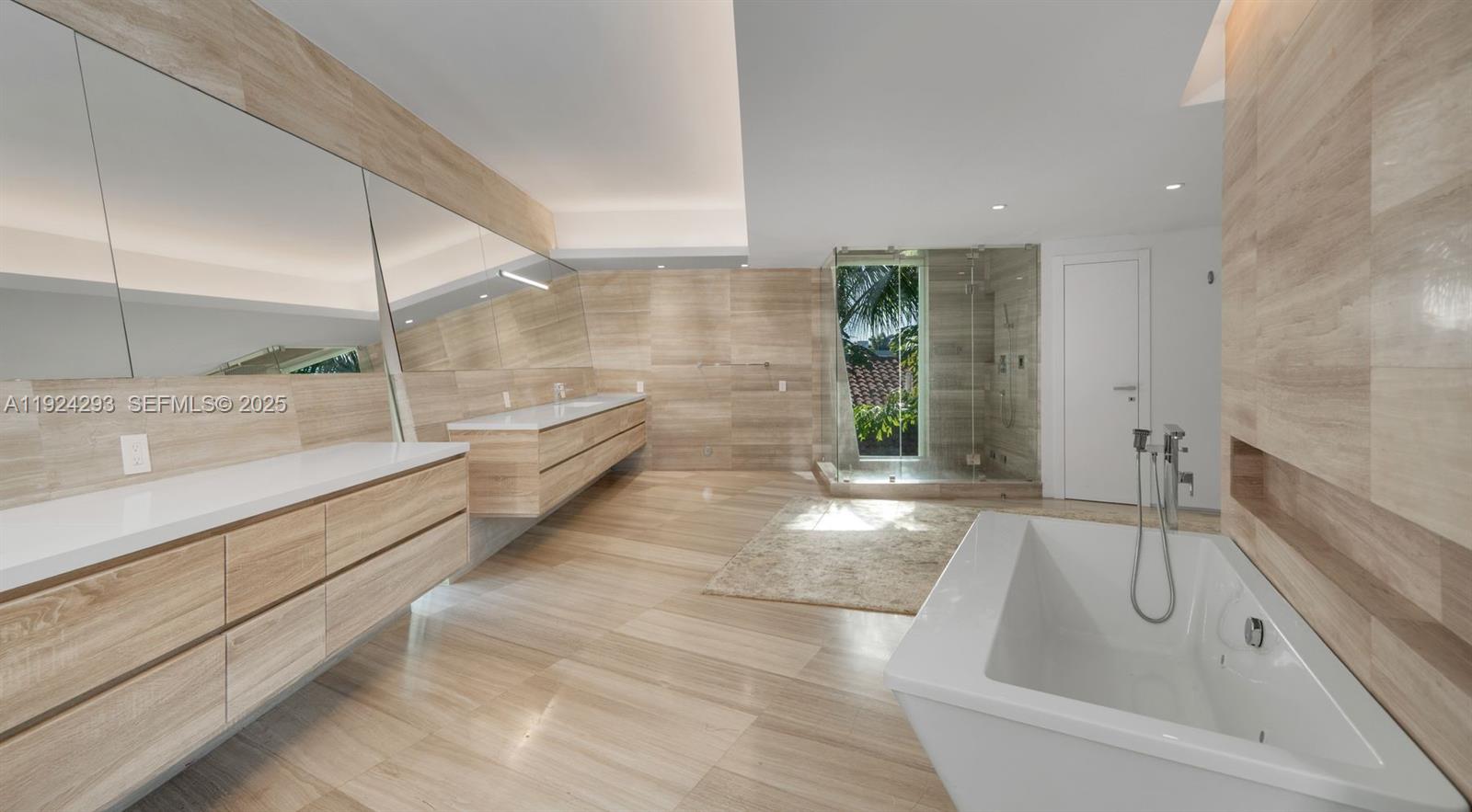 GOLDEN BEACH SEC B - Residential